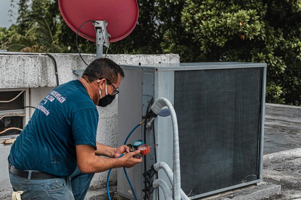 Servis vonkajšej jednotky klimatizácie